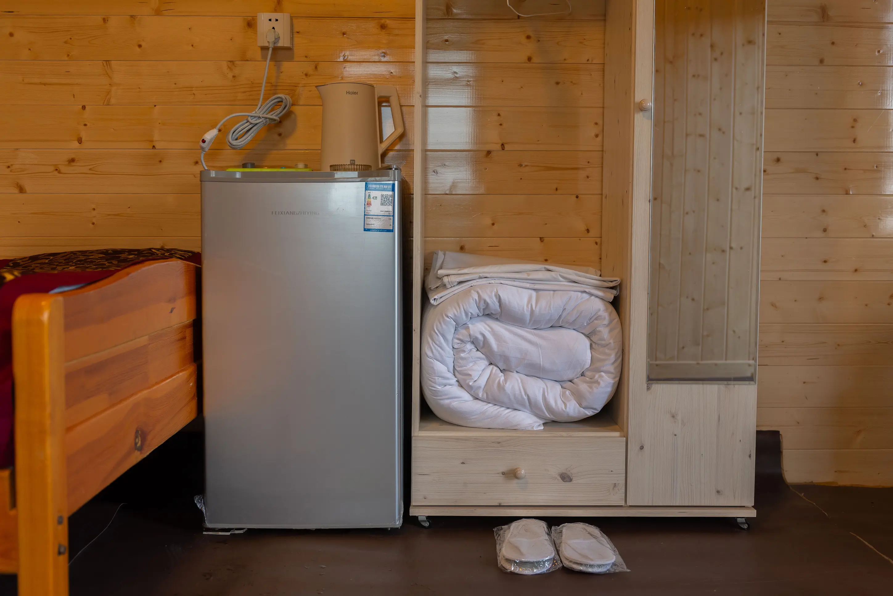 Triple Electric Cabin